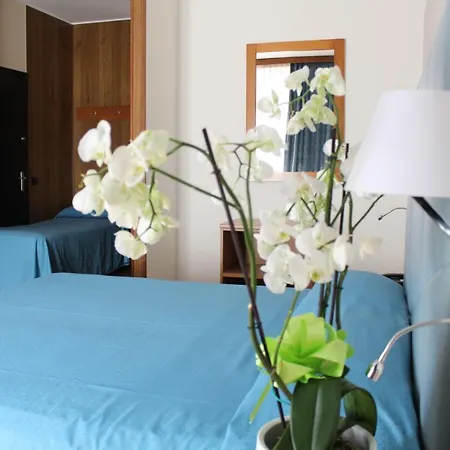Hotel Residence Holiday מלון דירות