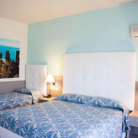 Hotel Residence Holiday מלון דירות סירמיונה