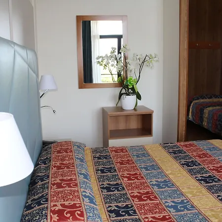 מלון דירות Hotel Residence Holiday סירמיונה