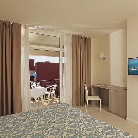 Hotel Residence Holiday סירמיונה