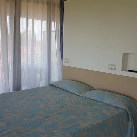 Hotel Residence Holiday סירמיונה