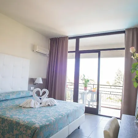 Hotel Residence Holiday 3*