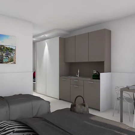 Hotel Residence Holiday מלון דירות