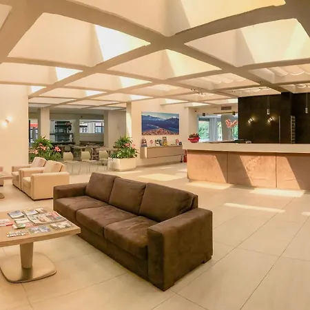 Hotel Residence Holiday סירמיונה
