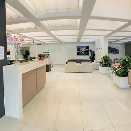 Hotel Residence Holiday 3*