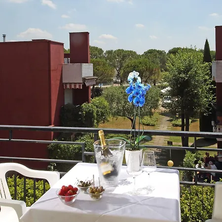 Hotel Residence Holiday 3* Sirmione
