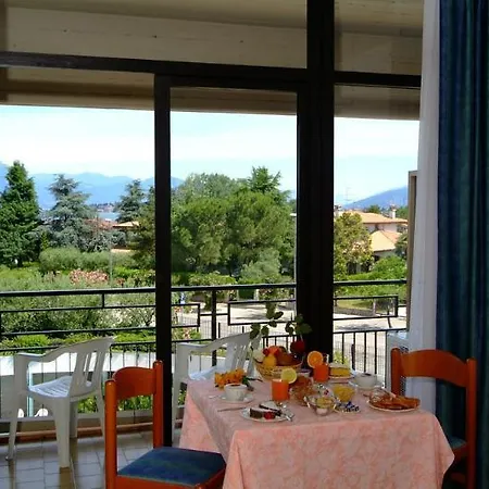 Hotel Residence Holiday 3* Sirmione